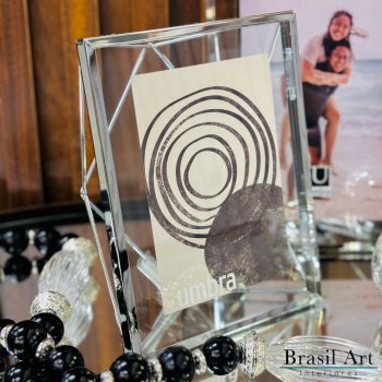 Porta-Retrato Prisma Prata 10x15cm - Moldura Geométrica de Luxo para Decoração Moderna