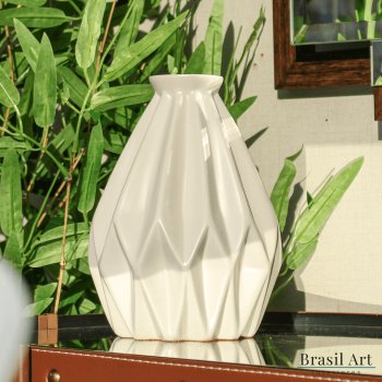 Vaso Decorativo Cone Frisos em Cerâmica Off White